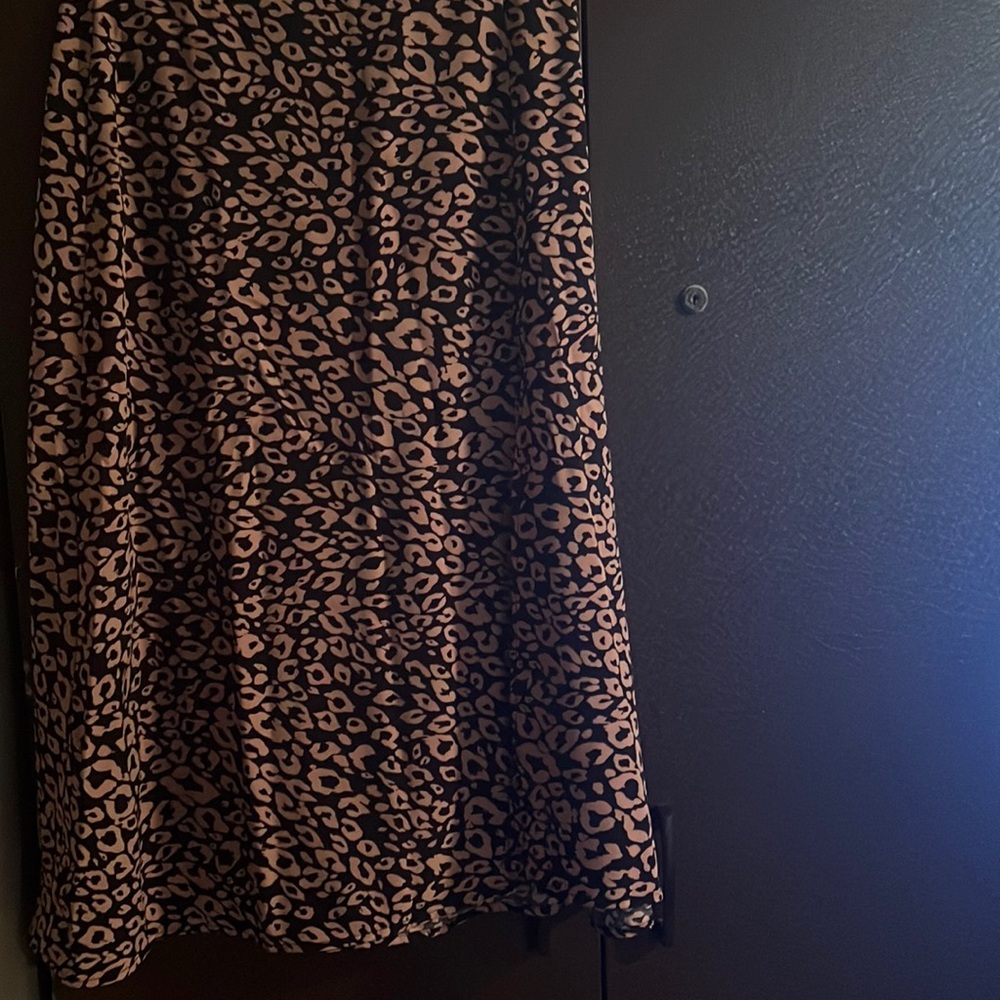 Leopard print skirt with side split!